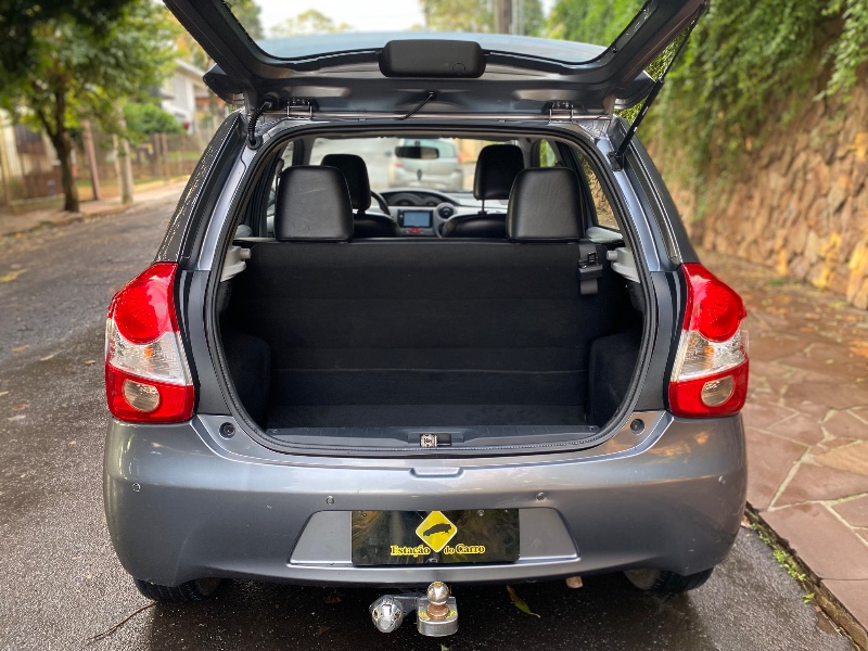 TOYOTA ETIOS XLS 1.5 2013/2013 ESTAÇÃO DO CARRO ESTRELA / Carros no Vale