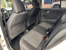 VOLKSWAGEN FOX 1.0 2015/2015 MENEGHINI VEÍCULOS ARROIO DO MEIO / Carros no Vale