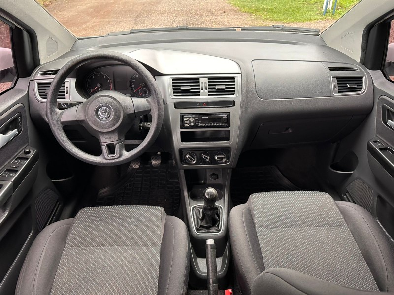 VOLKSWAGEN FOX 1.0 2015/2015 MENEGHINI VEÍCULOS ARROIO DO MEIO / Carros no Vale
