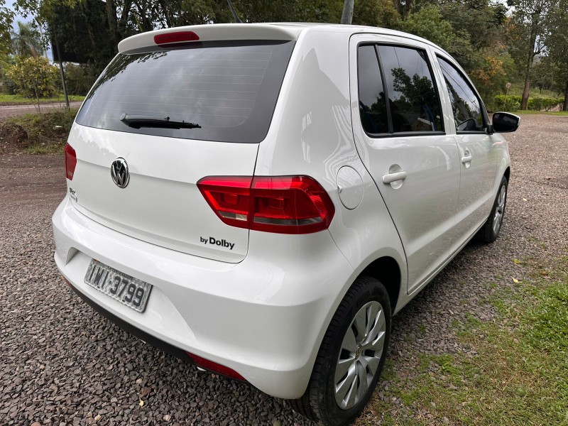 VOLKSWAGEN FOX 1.0 2015/2015 MENEGHINI VEÍCULOS ARROIO DO MEIO / Carros no Vale