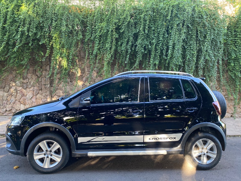 VOLKSWAGEN CROSSFOX G2 1.6 2010/2011 ESTAÇÃO DO CARRO ESTRELA / Carros no Vale