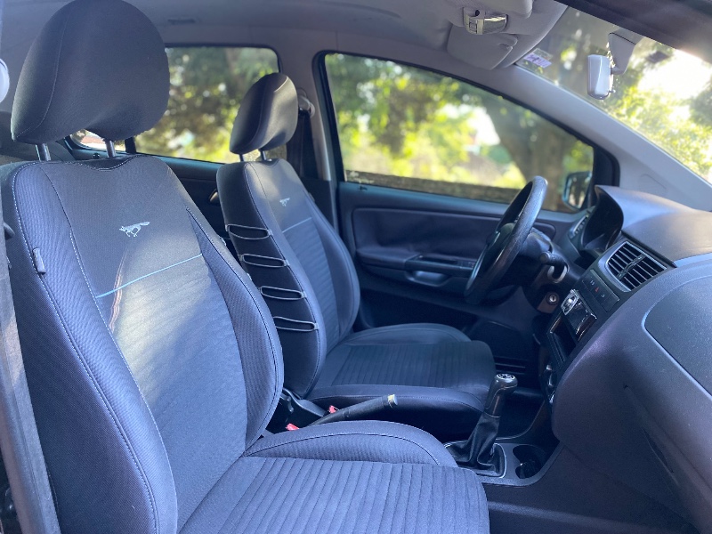 VOLKSWAGEN CROSSFOX G2 1.6 2010/2011 ESTAÇÃO DO CARRO ESTRELA / Carros no Vale