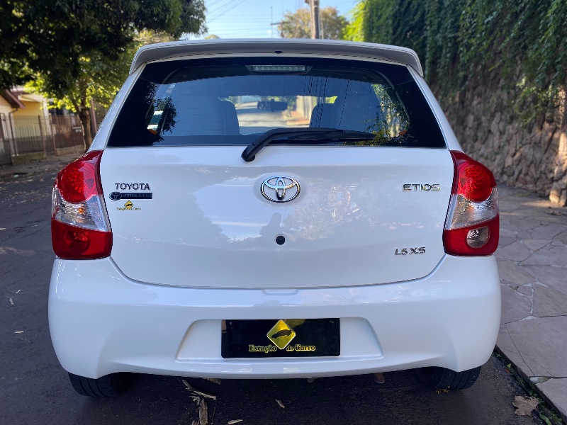 TOYOTA ETIOS XS 1.5 2015/2015 ESTAÇÃO DO CARRO ESTRELA / Carros no Vale