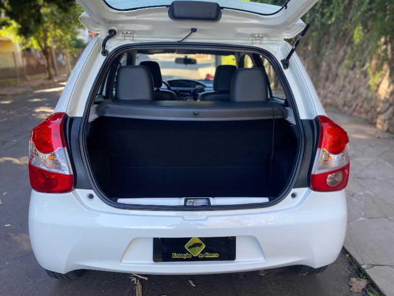 TOYOTA ETIOS XS 1.5 2015/2015 ESTAÇÃO DO CARRO ESTRELA / Carros no Vale