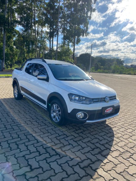 VOLKSWAGEN SAVEIRO SAVEIRO CROSS 1.6 T.FLEX 16V CD 2016/2016 NEURI VEÍCULOS LAJEADO / Carros no Vale