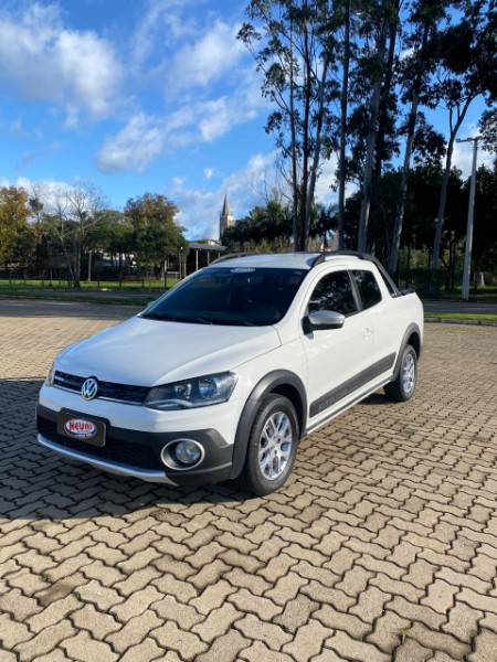 VOLKSWAGEN SAVEIRO SAVEIRO CROSS 1.6 T.FLEX 16V CD 2016/2016 NEURI VEÍCULOS LAJEADO / Carros no Vale