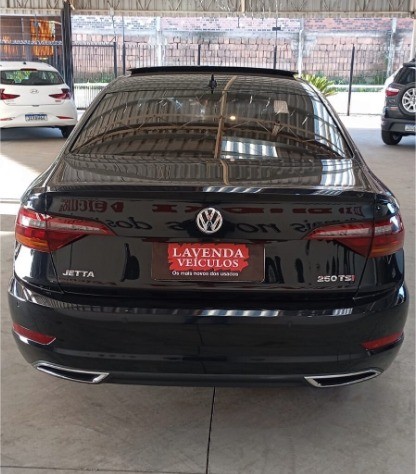 VOLKSWAGEN JETTA 1.4 R-LINE 250 16V TSI 2018/2019 LAVENDA VEÍCULOS ARROIO DO MEIO / Carros no Vale