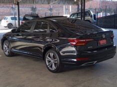 VOLKSWAGEN JETTA 1.4 R-LINE 250 16V TSI 2018/2019 LAVENDA VEÍCULOS ARROIO DO MEIO / Carros no Vale