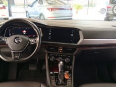 VOLKSWAGEN JETTA 1.4 R-LINE 250 16V TSI 2018/2019 LAVENDA VEÍCULOS ARROIO DO MEIO / Carros no Vale