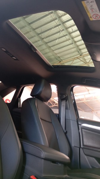 VOLKSWAGEN JETTA 1.4 R-LINE 250 16V TSI 2018/2019 LAVENDA VEÍCULOS ARROIO DO MEIO / Carros no Vale