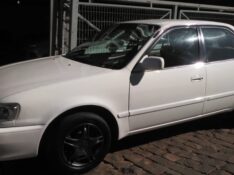 TOYOTA COROLLA 1.8 XEI 8V 2001/2001 ELY AUTOMÓVEIS LAJEADO / Carros no Vale