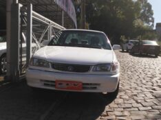 TOYOTA COROLLA 1.8 XEI 8V 2001/2001 ELY AUTOMÓVEIS LAJEADO / Carros no Vale