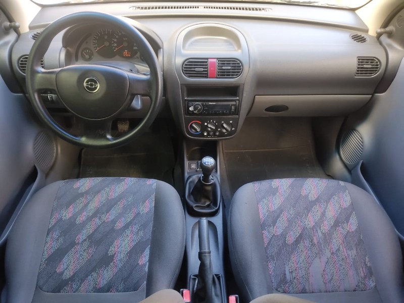 CHEVROLET CORSA SEDAN 1.8 2002/2003 ALTERNATIVA VEÍCULOS LAJEADO / Carros no Vale