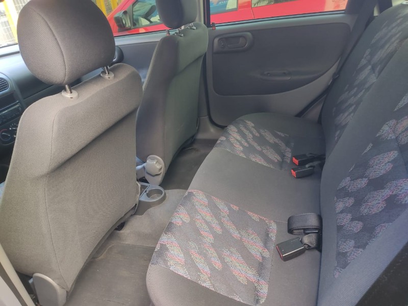 CHEVROLET CORSA SEDAN 1.8 2002/2003 ALTERNATIVA VEÍCULOS LAJEADO / Carros no Vale