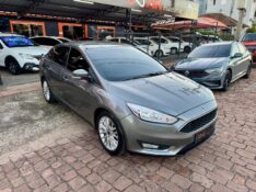 FORD FOCUS SE 2.0 FLEX 4P AUT 2015/2016 AR MULTIMARCAS VENÂNCIO AIRES / Carros no Vale