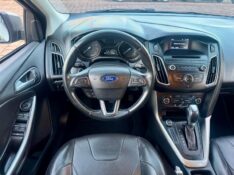 FORD FOCUS SE 2.0 FLEX 4P AUT 2015/2016 AR MULTIMARCAS VENÂNCIO AIRES / Carros no Vale