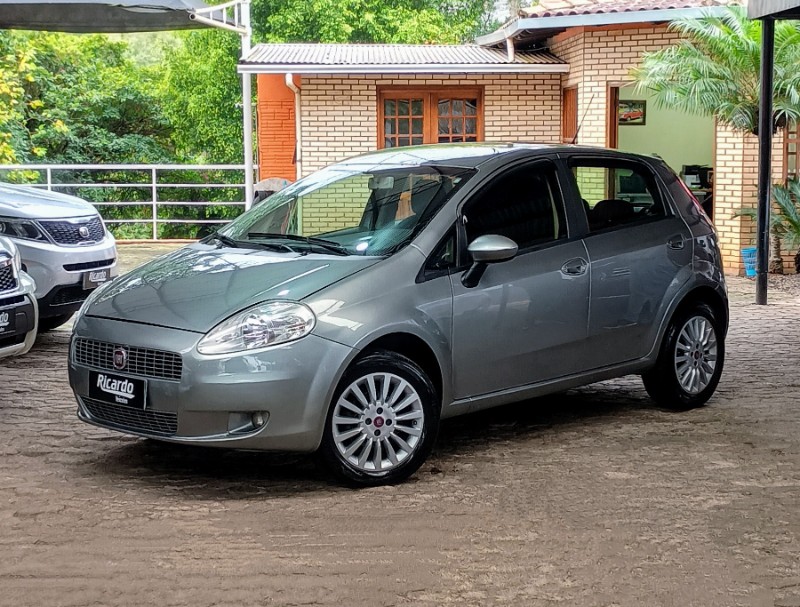 FIAT PUNTO 1.4 ATTRACTIVE 2009/2010 RICARDO VEÍCULOS TEUTÔNIA / Carros no Vale