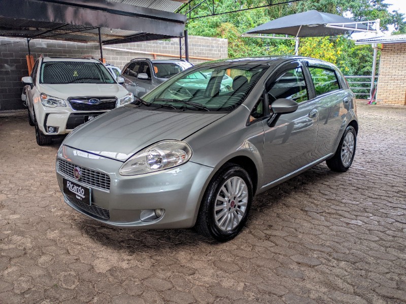 FIAT PUNTO 1.4 ATTRACTIVE 2009/2010 RICARDO VEÍCULOS TEUTÔNIA / Carros no Vale