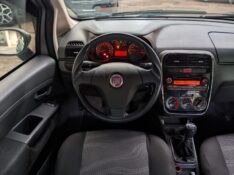 FIAT PUNTO 1.4 ATTRACTIVE 2009/2010 RICARDO VEÍCULOS TEUTÔNIA / Carros no Vale
