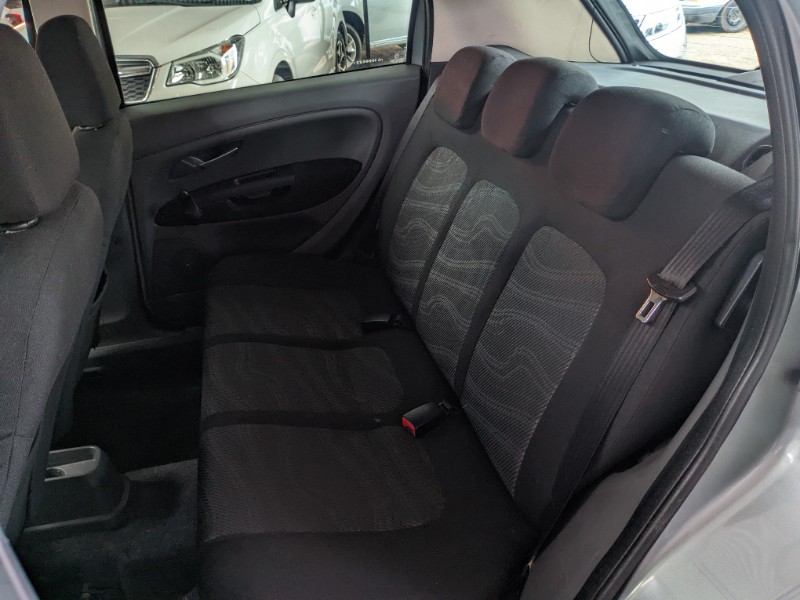 FIAT PUNTO 1.4 ATTRACTIVE 2009/2010 RICARDO VEÍCULOS TEUTÔNIA / Carros no Vale