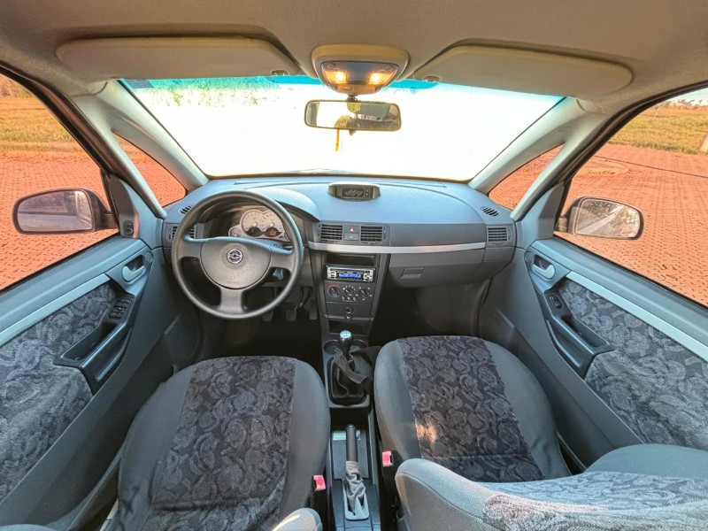CHEVROLET MERIVA CD 1.8 /2004 RT 811 VEÍCULOS ARROIO DO MEIO / Carros no Vale