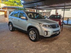 KIA SORENTO 2.4 EX2 4X2 16V GASOLINA 4P AUTOMÁTICO 2014/2015 RICARDO VEÍCULOS TEUTÔNIA / Carros no Vale