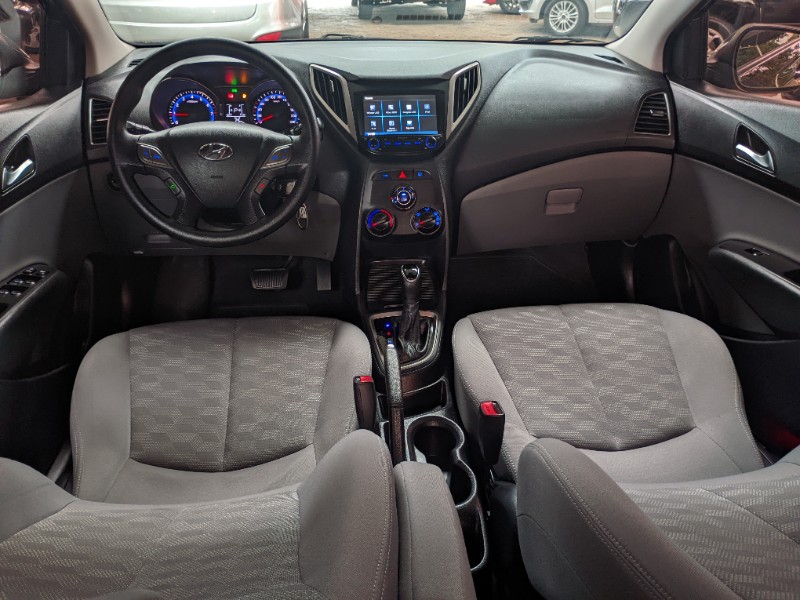 HYUNDAI HB20S 1.6 COMFORT PLUS 16V FLEX 4P AUTOMÁTICO 2017/2018 RICARDO VEÍCULOS TEUTÔNIA / Carros no Vale