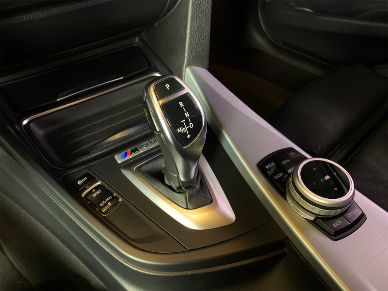 BMW 328i SPORT 2.0 16V/2.0 16V FLEX 4P 2013/2014 DUARTE VEÍCULOS PORTO ALEGRE / Carros no Vale