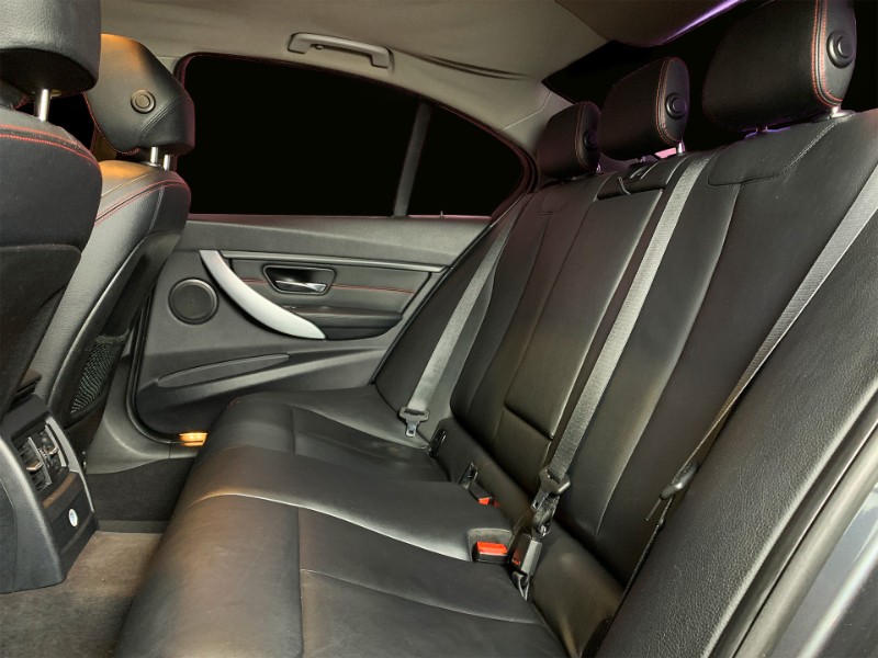 BMW 328i SPORT 2.0 16V/2.0 16V FLEX 4P 2013/2014 DUARTE VEÍCULOS PORTO ALEGRE / Carros no Vale