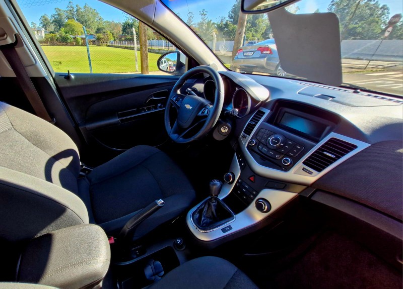 CHEVROLET CRUZE 1.8 LT SPORT6 16V FLEX 4P MANUAL 2013/2013 CRUZEIRO MULTIMARCAS CRUZEIRO DO SUL / Carros no Vale