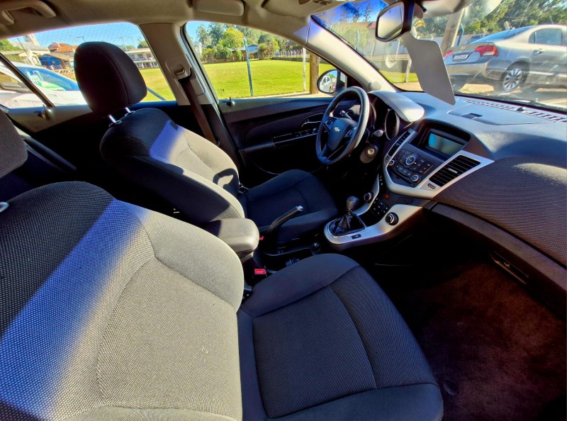 CHEVROLET CRUZE 1.8 LT SPORT6 16V FLEX 4P MANUAL 2013/2013 CRUZEIRO MULTIMARCAS CRUZEIRO DO SUL / Carros no Vale