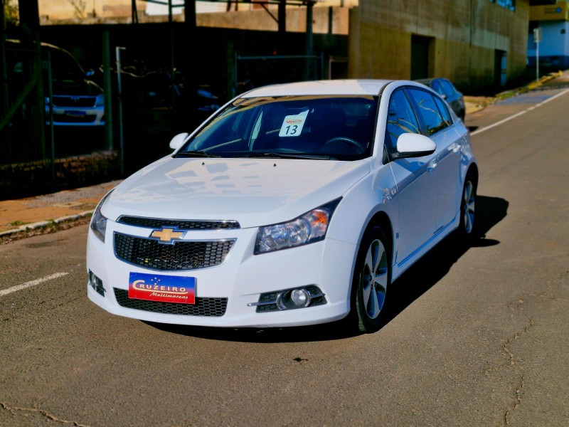 CHEVROLET CRUZE 1.8 LT SPORT6 16V FLEX 4P MANUAL 2013/2013 CRUZEIRO MULTIMARCAS CRUZEIRO DO SUL / Carros no Vale