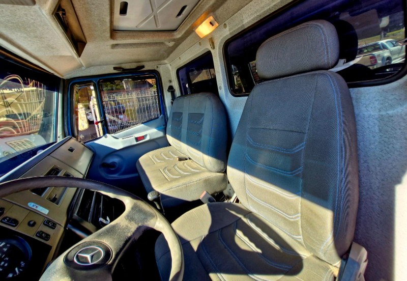 MERCEDES-BENZ CAMINHÕES MB 710 2008/2009 CRUZEIRO MULTIMARCAS CRUZEIRO DO SUL / Carros no Vale