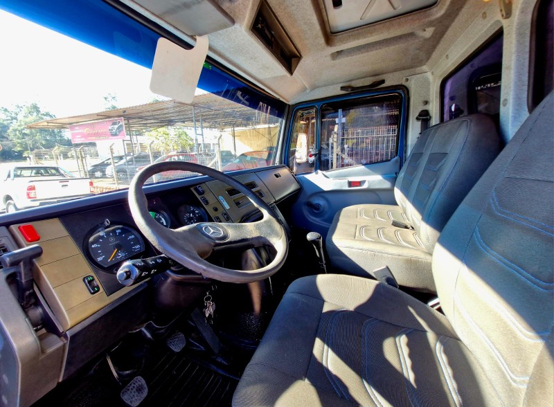 MERCEDES-BENZ CAMINHÕES MB 710 2008/2009 CRUZEIRO MULTIMARCAS CRUZEIRO DO SUL / Carros no Vale