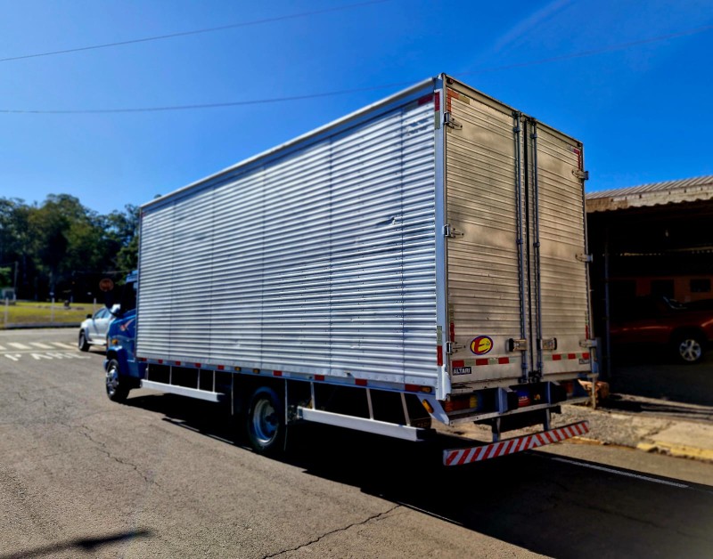 MERCEDES-BENZ CAMINHÕES MB 710 2008/2009 CRUZEIRO MULTIMARCAS CRUZEIRO DO SUL / Carros no Vale