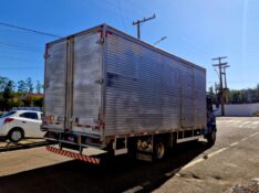 MERCEDES-BENZ CAMINHÕES MB 710 2008/2009 CRUZEIRO MULTIMARCAS CRUZEIRO DO SUL / Carros no Vale