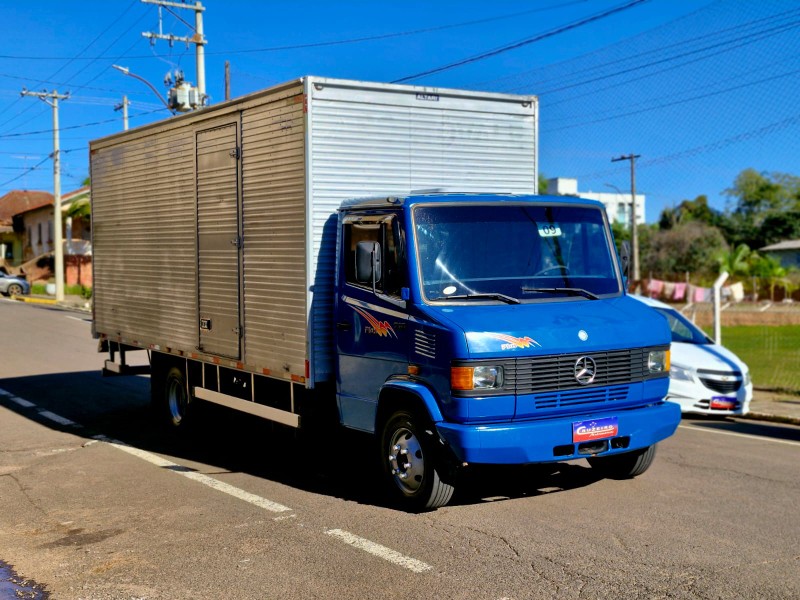 MERCEDES-BENZ CAMINHÕES MB 710 2008/2009 CRUZEIRO MULTIMARCAS CRUZEIRO DO SUL / Carros no Vale