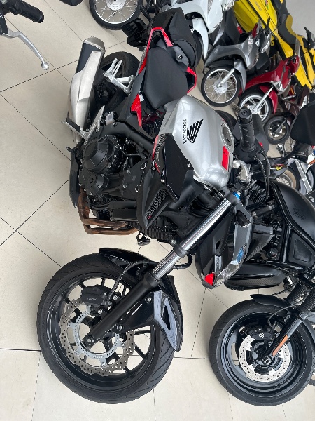 HONDA MOTOS CB 500F /2022 JASER MOTOS LAJEADO / Carros no Vale