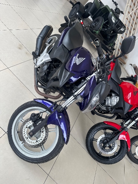 HONDA MOTOS CB 300R /2011 JASER MOTOS LAJEADO / Carros no Vale
