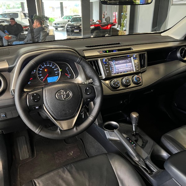 TOYOTA RAV4 2.0 4X2 16V 2013/2013 JOÃO CARROS MULTIMARCAS GUAPORÉ / Carros no Vale