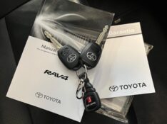 TOYOTA RAV4 2.0 4X2 16V 2013/2013 JOÃO CARROS MULTIMARCAS GUAPORÉ / Carros no Vale