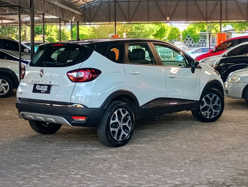 RENAULT CAPTUR 1.6 16V INTENSE BOSE 2020/2021 RICARDO VEÍCULOS TEUTÔNIA / Carros no Vale