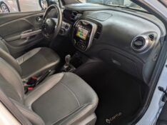 RENAULT CAPTUR 1.6 16V INTENSE BOSE 2020/2021 RICARDO VEÍCULOS TEUTÔNIA / Carros no Vale