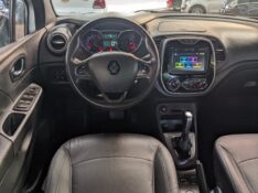 RENAULT CAPTUR 1.6 16V INTENSE BOSE 2020/2021 RICARDO VEÍCULOS TEUTÔNIA / Carros no Vale