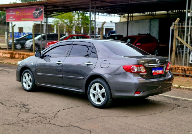 TOYOTA COROLLA 1.8 GLI 16V FLEX 4P AUTOMÁTICO 2014/2014 CRUZEIRO MULTIMARCAS CRUZEIRO DO SUL / Carros no Vale
