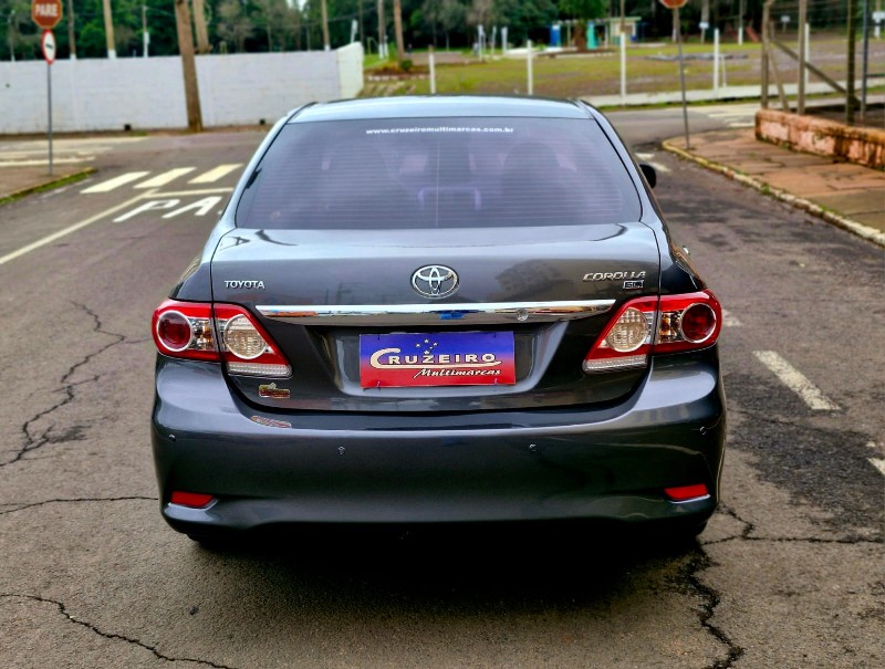 TOYOTA COROLLA 1.8 GLI 16V FLEX 4P AUTOMÁTICO 2014/2014 CRUZEIRO MULTIMARCAS CRUZEIRO DO SUL / Carros no Vale