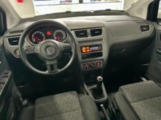VOLKSWAGEN FOX TREND 1.0 2013/2014 SÉTIMA VEÍCULOS GUAPORÉ / Carros no Vale