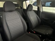 VOLKSWAGEN FOX TREND 1.0 2013/2014 SÉTIMA VEÍCULOS GUAPORÉ / Carros no Vale