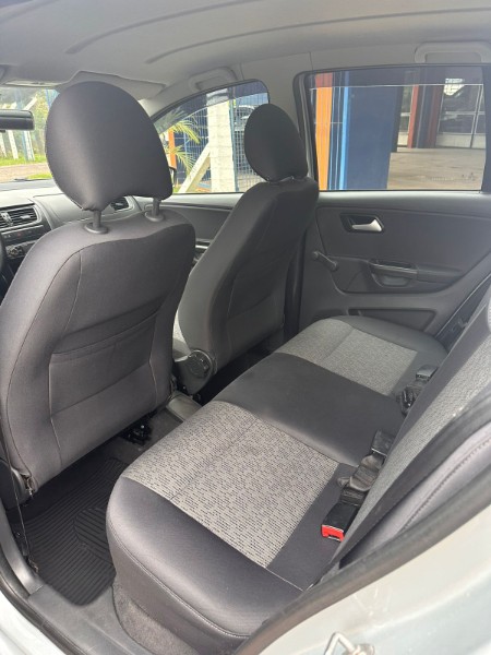 VOLKSWAGEN FOX 1.6 GII 2013/2013 MENEGHINI VEÍCULOS ARROIO DO MEIO / Carros no Vale
