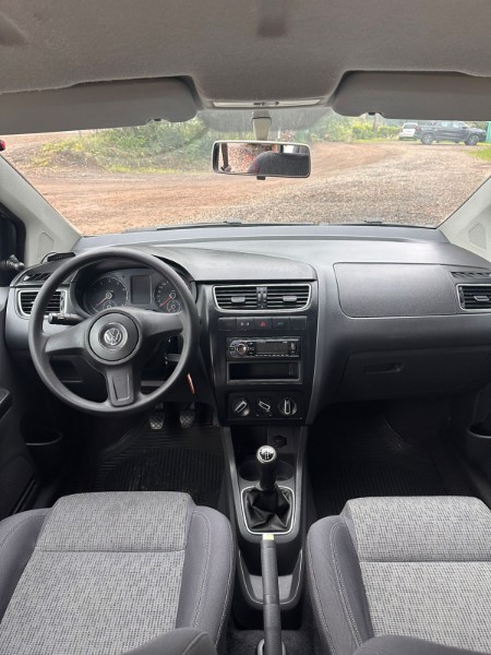 VOLKSWAGEN FOX 1.6 GII 2013/2013 MENEGHINI VEÍCULOS ARROIO DO MEIO / Carros no Vale